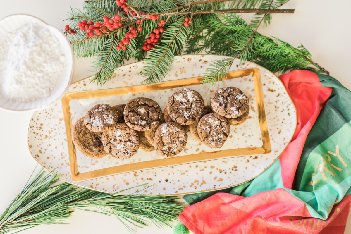 Chocolate Crinkle Cookies + 9 Christmas Cookie Recipes | Cobalt Chronicles | Houston Blogger