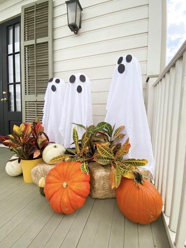 How to Make Tomato Cage Ghosts for Halloween!